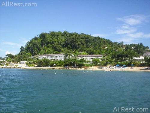 Round Hill Hotel & Villas 33